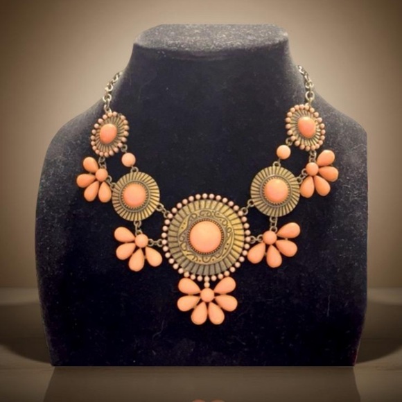 Midwestern necklace orange necklace with brass tone NWT - Picture 8 of 12